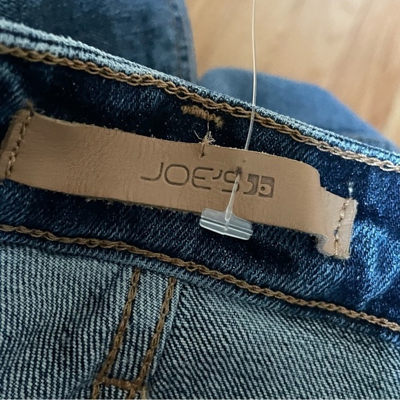 Joe’s Blue Skyler Jeans The Smith Mid Rise Cropped Distressed Jeans NWT Size 32 - Picture 9 of 12